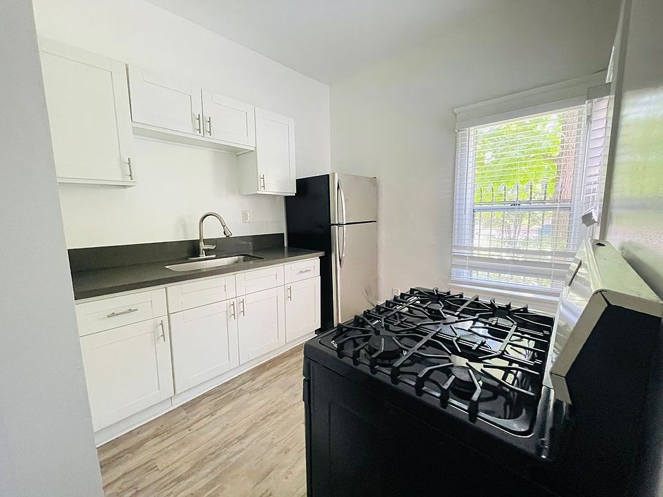 1st image of 939 Valencia St #206
