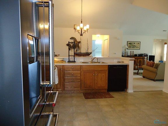 5th image of 2840 Canterbury Cir #14-A