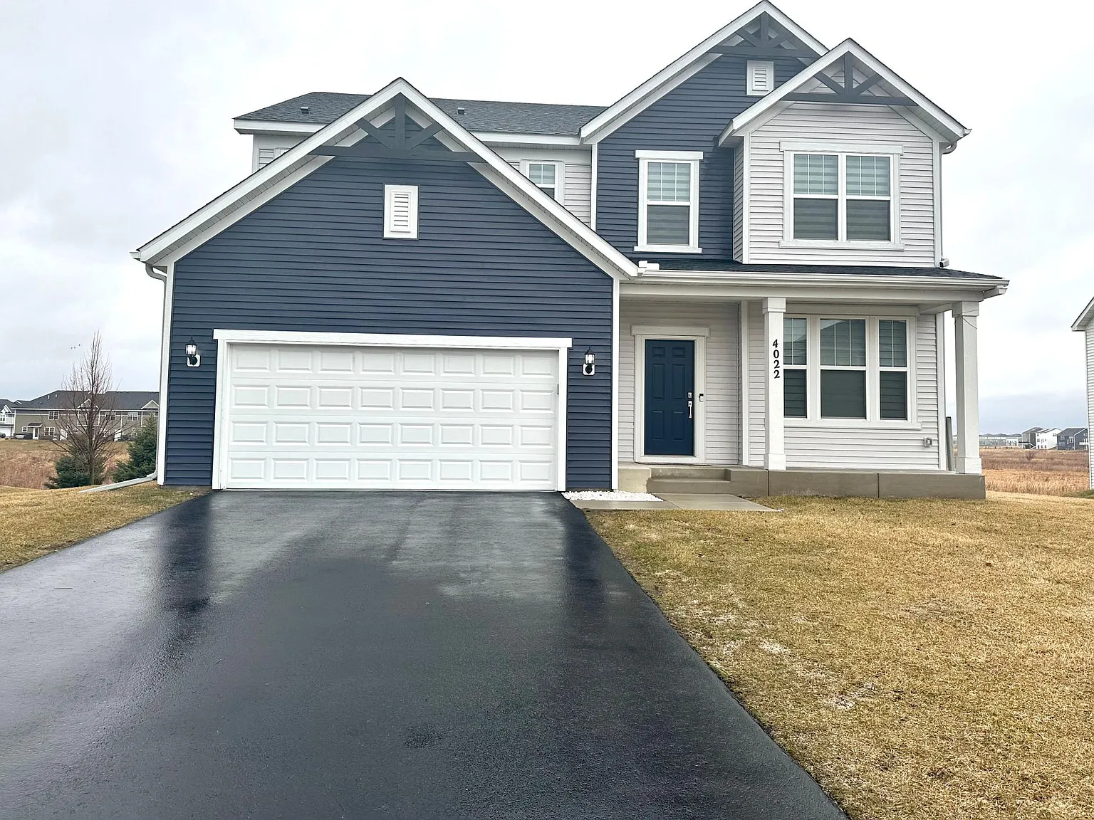 3 bed, 2566 sqft, $3,120 — Photo 1