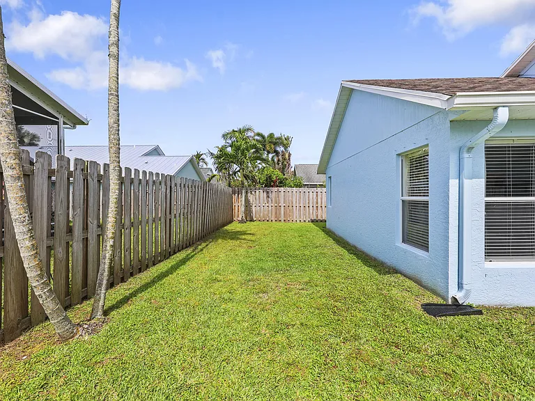 6238 Pompano St — Photo 44