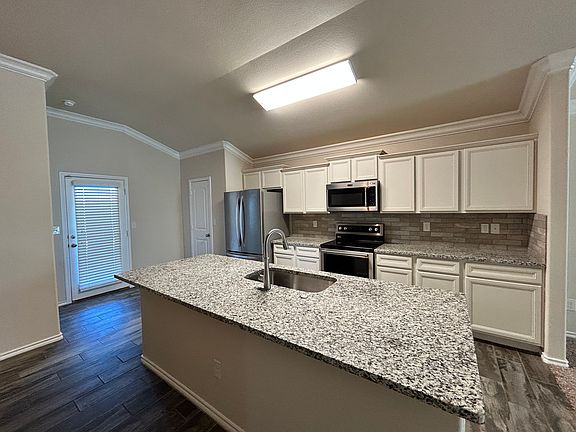5th image of 7424 104th St