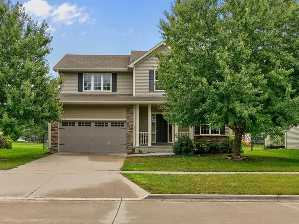 226 S 82nd St, West Des Moines, IA 50266