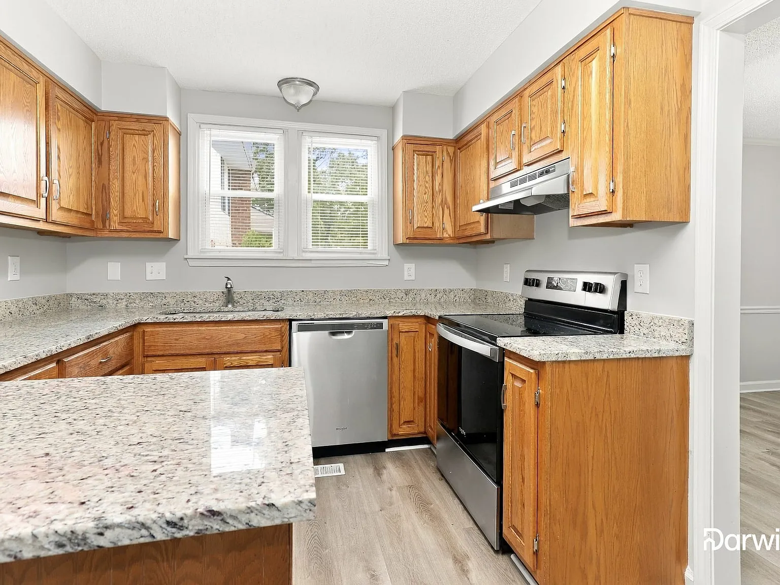3 bed, 2.0 bath, 1396 sqft, $1,695 — Photo 3
