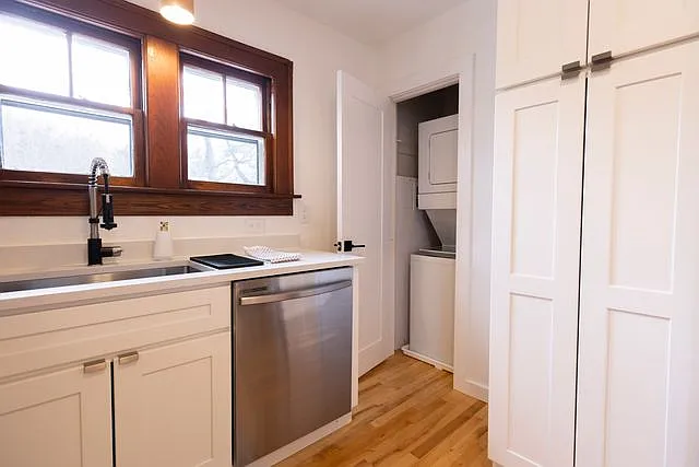 Washer/dryer in kitchen