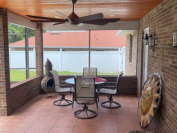2nd image of 2261 Henry Ln