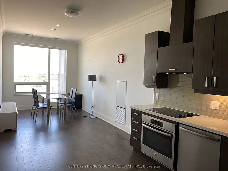 28 Uptown Dr #Penthouse 10 — Photo 4