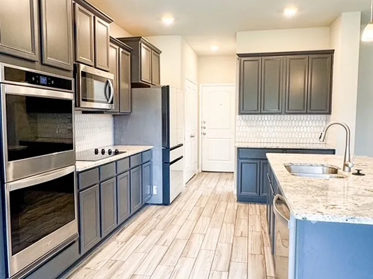 5803 Saint Charles Dr — Photo 14
