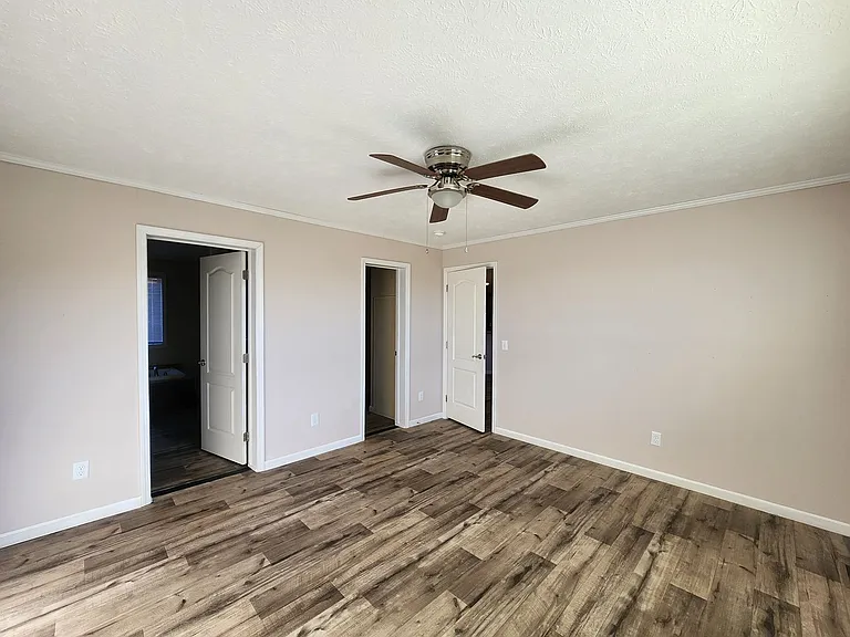 312 McLean Heights Ct — Photo 13