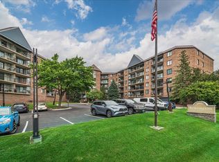 2601 Kenzie Ter APT 519, Saint Anthony, MN 55418