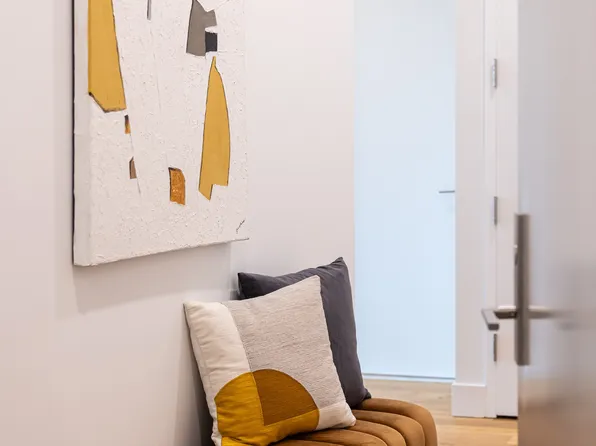 240 Willoughby Street image 13 of 20