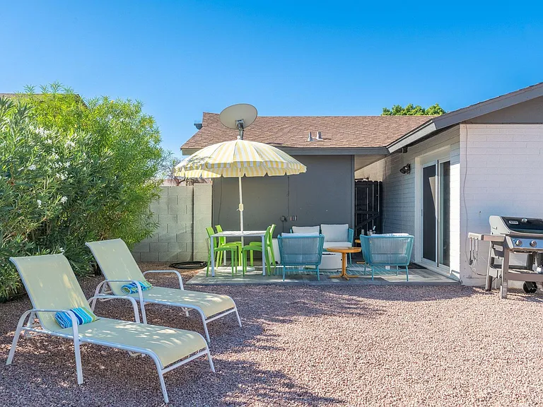 2510 E Hermosa Dr — Photo 22