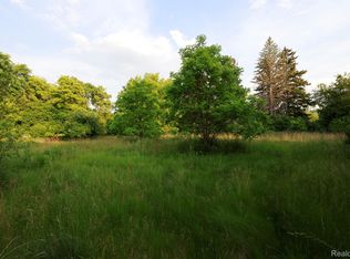 2755 Williamson Rd, Saginaw, MI 48601