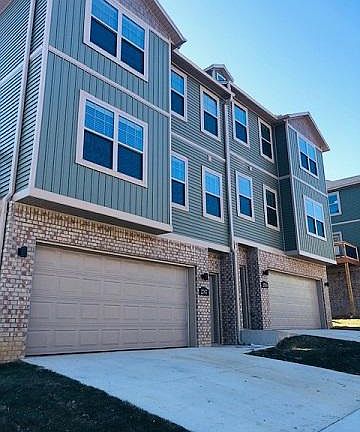 2nd image of 2787 W Blackstone Xing