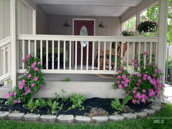 5702 Willowlawn Way, Garden City, ID 83714