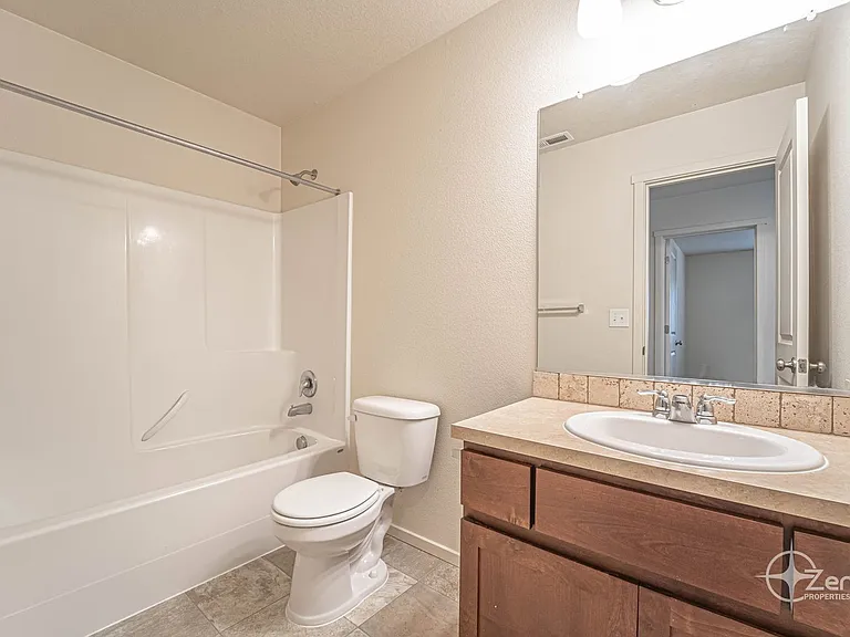1400 NE 85th Way — Photo 24
