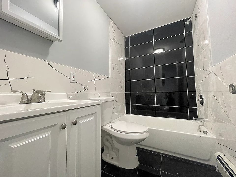 1st image of 168 Fulton Ave #1A