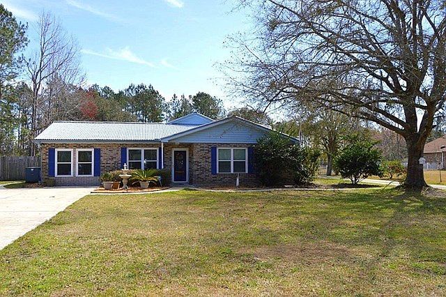 1st image of 519 Village Dr