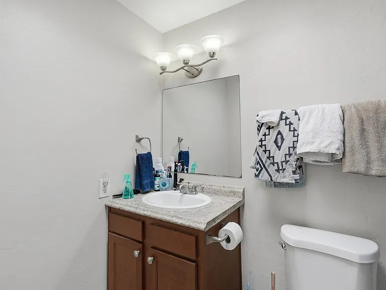 2439 E Parkside Dr — Photo 16