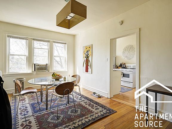 4th image of 1100 N Hoyne Ave APT 3