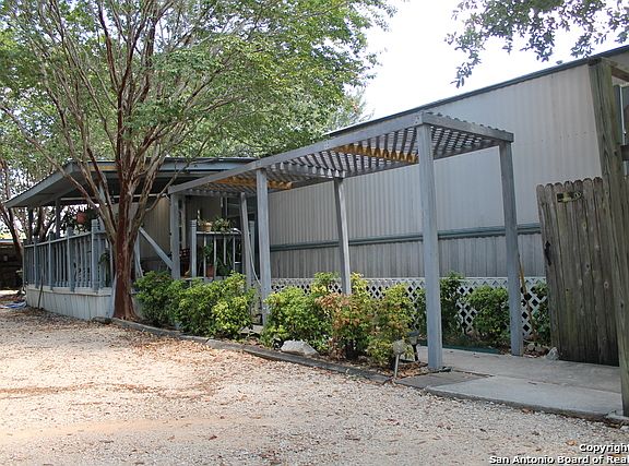 3rd image of 523 Braunfels East Dr