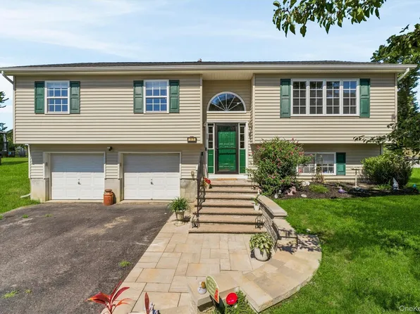 17 Princeton Drive, Walden, NY 12586