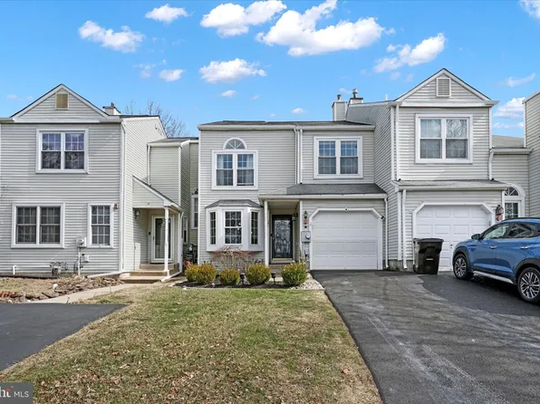 27 Parkview Way, Newtown, PA 18940