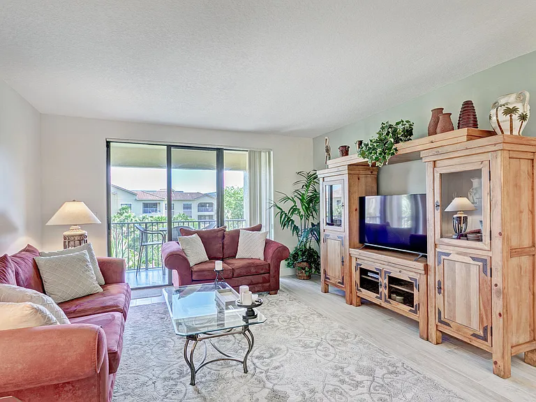500 Uno Lago Dr #402 — Photo 14