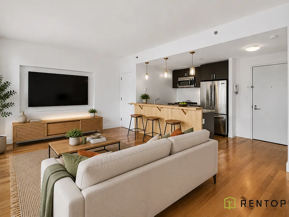 229 N 8th St #3D