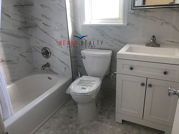3rd image of 2269 47th St #1
