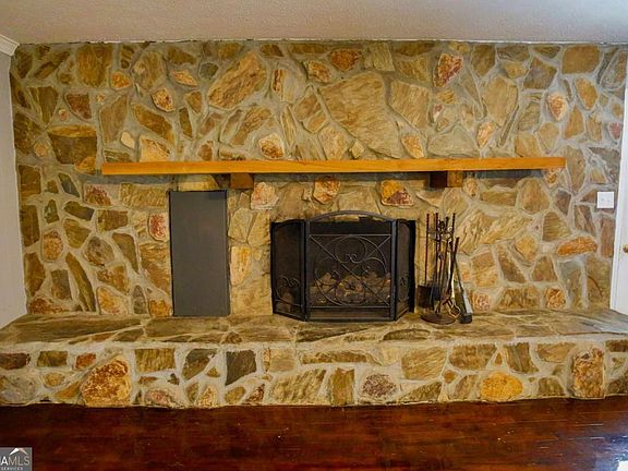 5th image of 708 Miles Rd