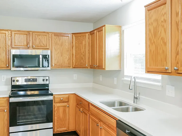 4310 Blue Spruce Ct — Photo 7