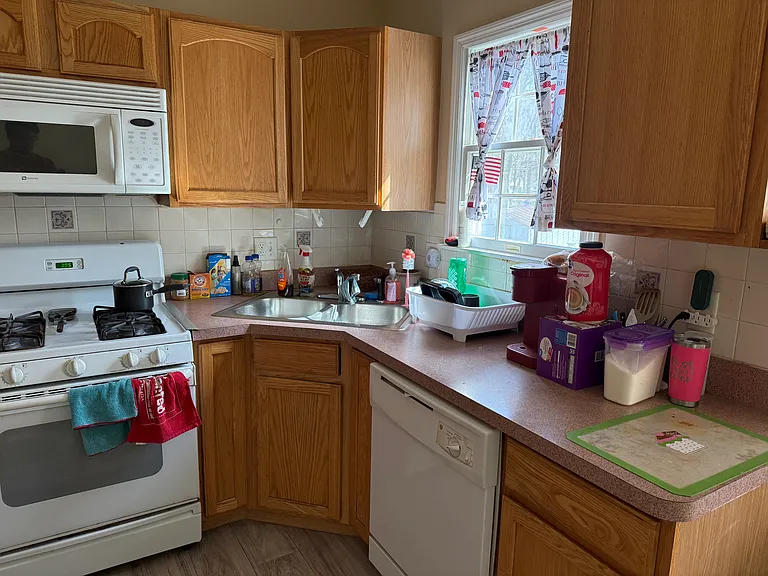 221 Dennis Ave — Photo 5