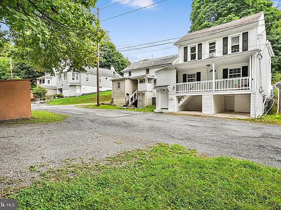 3rd image of 306 E Elm St