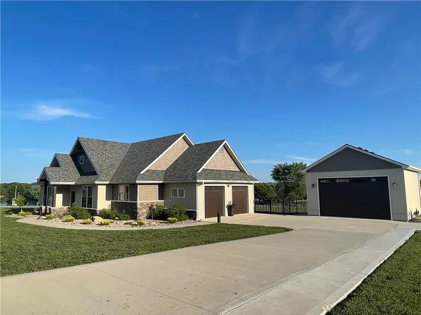 1049 Lake Viking Ter, Altamont, MO 64620