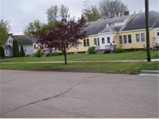 2nd image of 408 FERGUS AVE