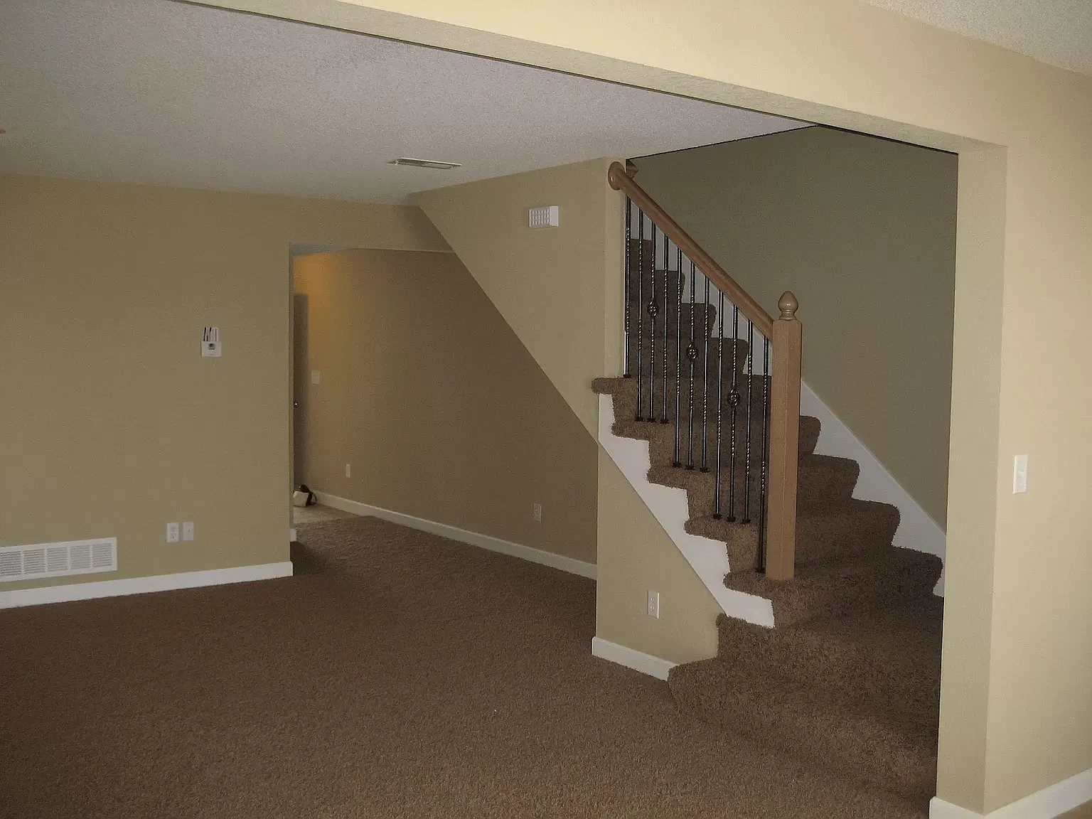 2 bed, 2.5 bath, 1350 sqft, $1,495 — Photo 4