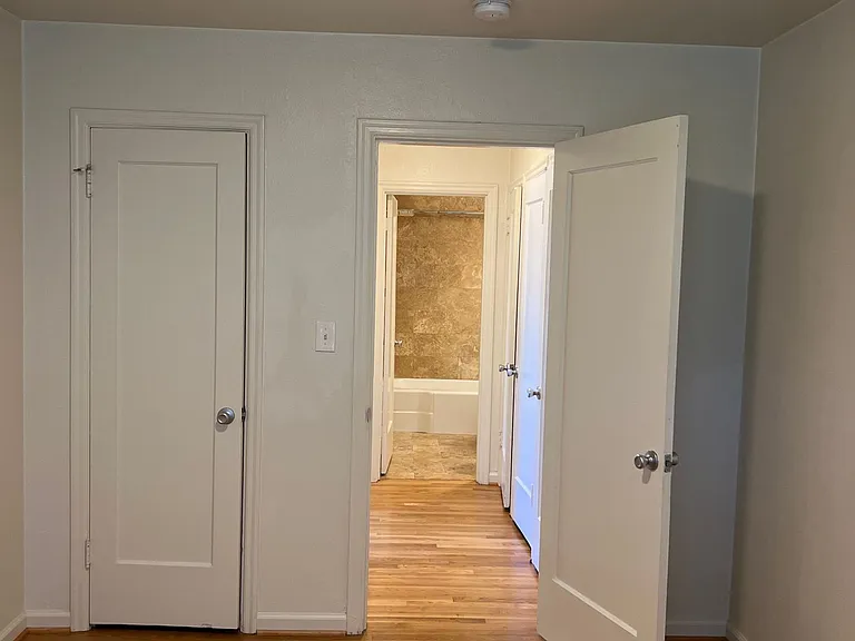 6535 N Greeley Ave — Photo 11