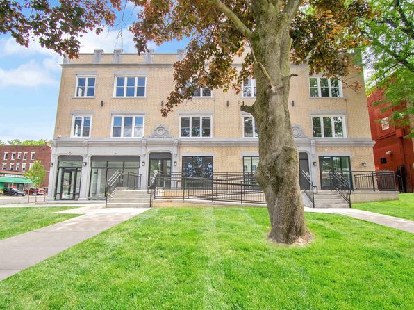 479 Farmington Ave Unit 303