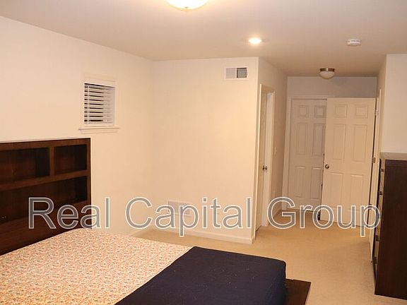 5th image of 33 Whitaker Dr