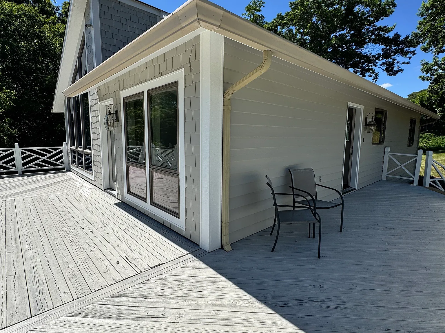 4 bed, 2400 sqft, $3,300 — Photo 4