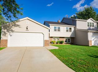 638 Dunsten Cir, Northbrook, IL 60062