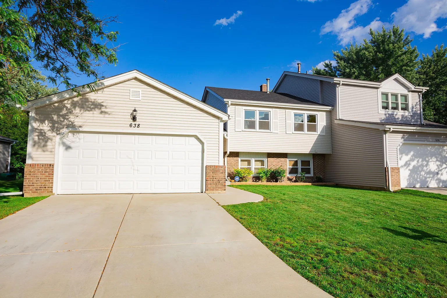 638 Dunsten Cir photo 1
