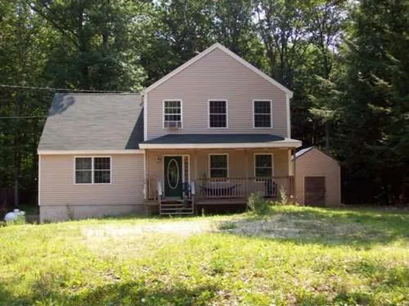 10 Governors Dr, Raymond, NH 03077