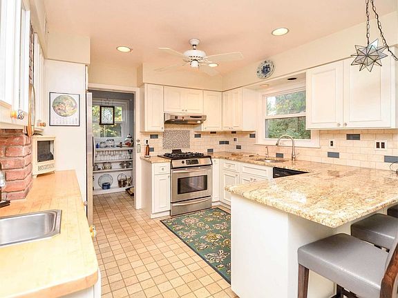 4th image of 80 Sailors Ln