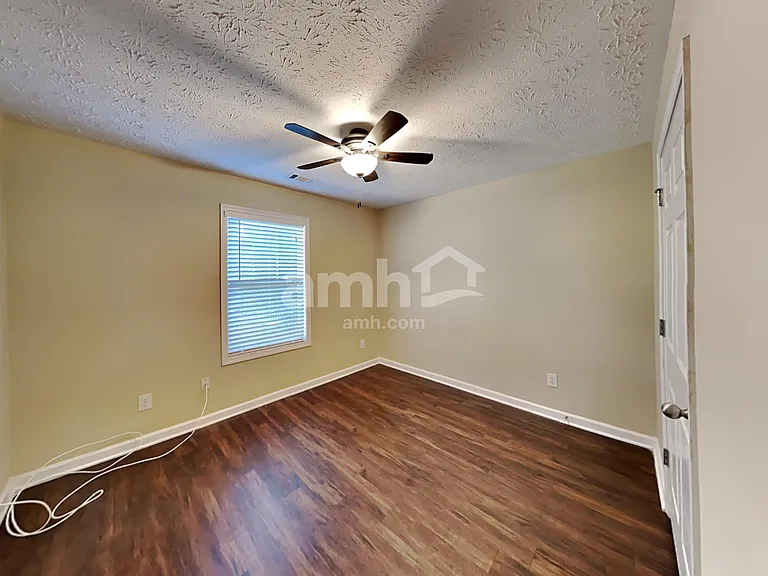 303 Cole Creek Dr — Photo 17