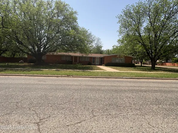 1214 E Tate St, Brownfield, TX 79316