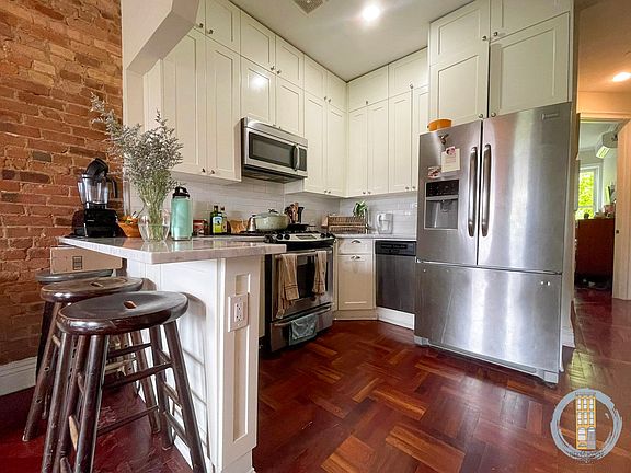 3rd image of 382 Greene Ave APT 4