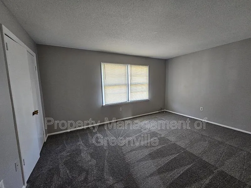 2 bed, 1.5 bath, 1040 sqft, $995 — Photo 3