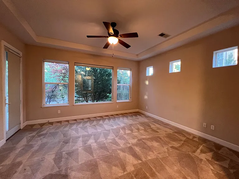 10880 Pentwater Dr — Photo 32