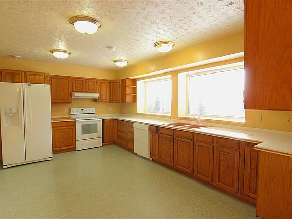 3rd image of 1472 Alderwood Dr